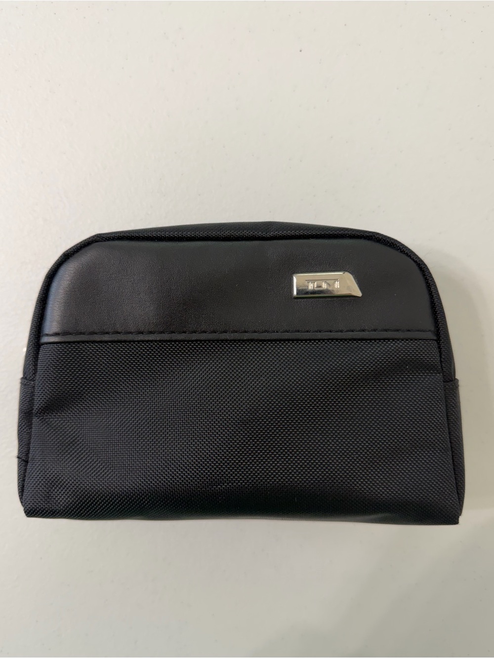 TUMI for Delta Air Lines Black Ballistic Nylon Cosmetic Toiletry Amenity Pouch